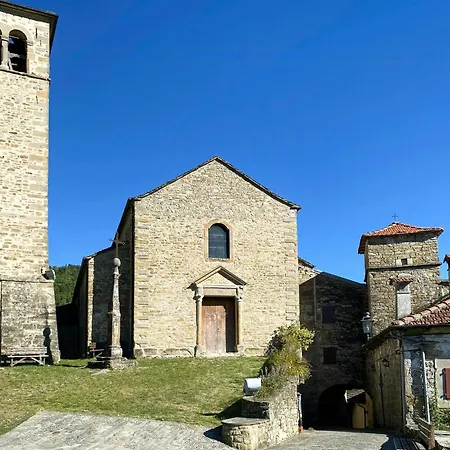 Castle With Private In Modenese Apennines * Sassomorello